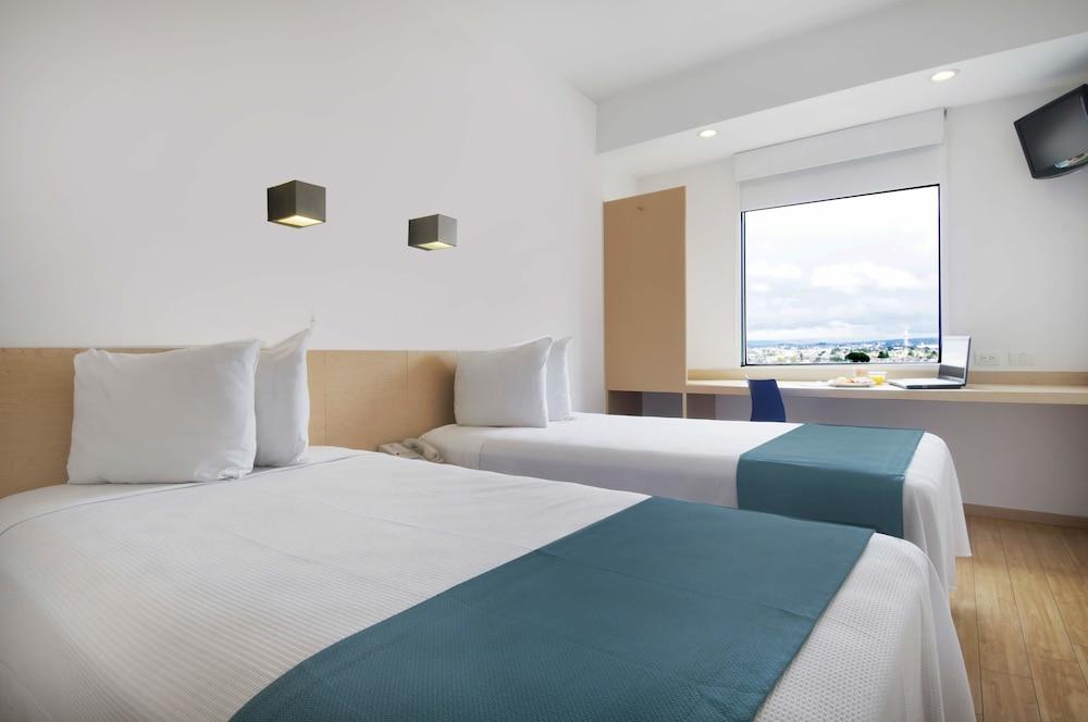 One Toluca Aeropuerto Hotel Екстериор снимка