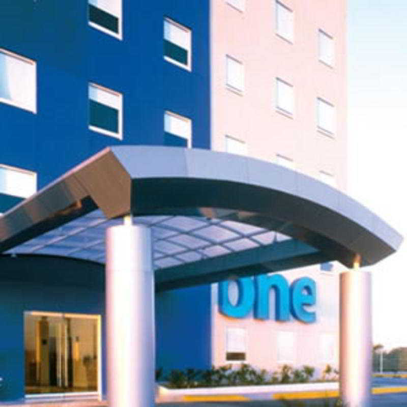 One Toluca Aeropuerto Hotel Екстериор снимка