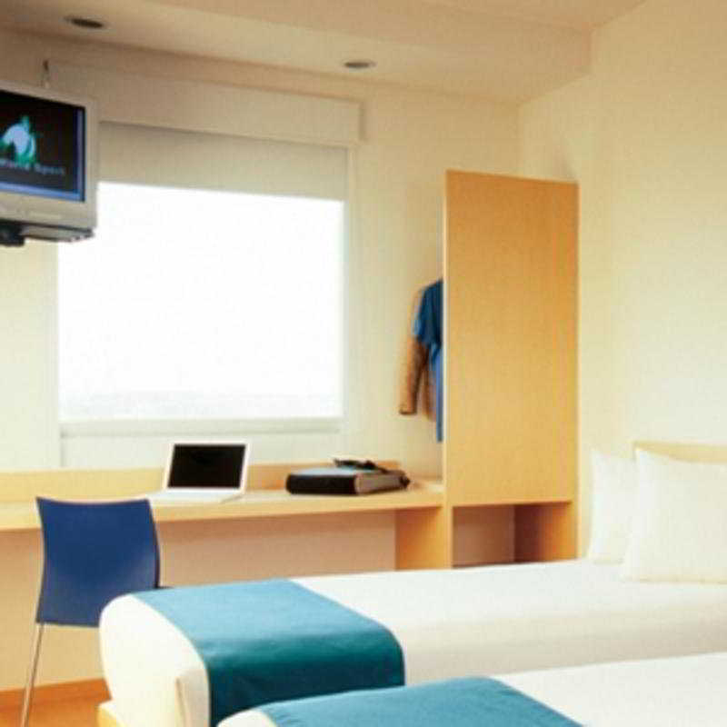One Toluca Aeropuerto Hotel Екстериор снимка