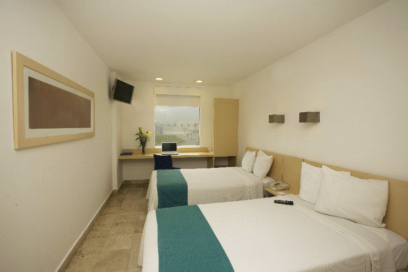 One Toluca Aeropuerto Hotel Екстериор снимка