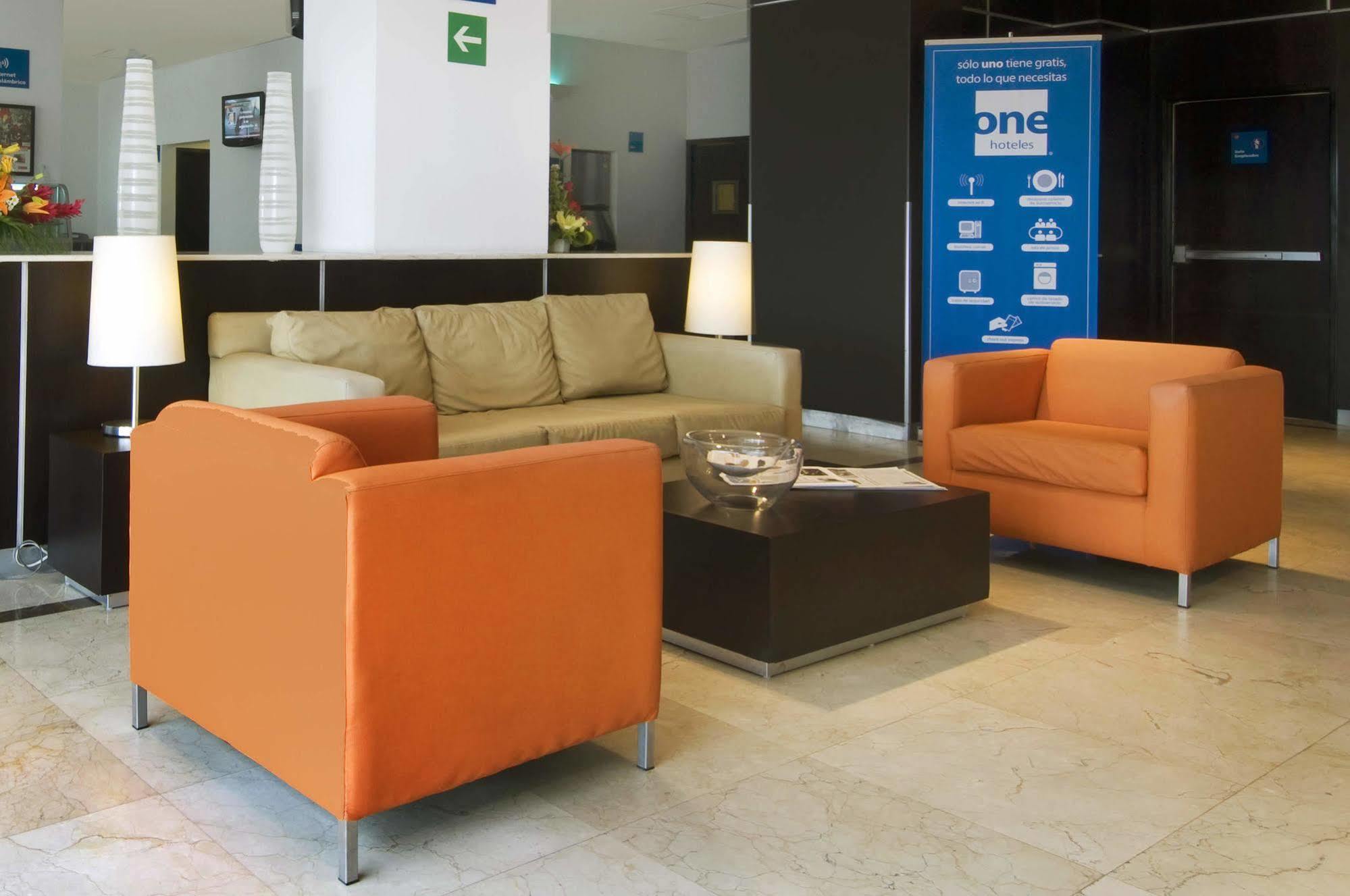 One Toluca Aeropuerto Hotel Екстериор снимка